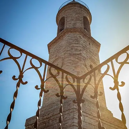 La Torre Tra Terra E Cielo 招待所 3*