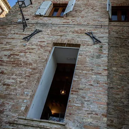 Gasthuis La Torre Tra Terra E Cielo Petritoli