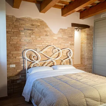 Gasthuis La Torre Tra Terra E Cielo Petritoli